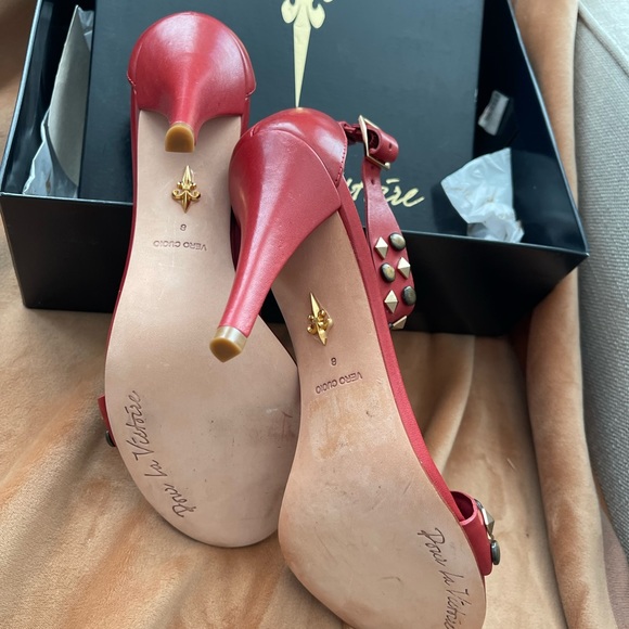 NIB Pour la Victoria Danya studded heel size 8 - Picture 4 of 4